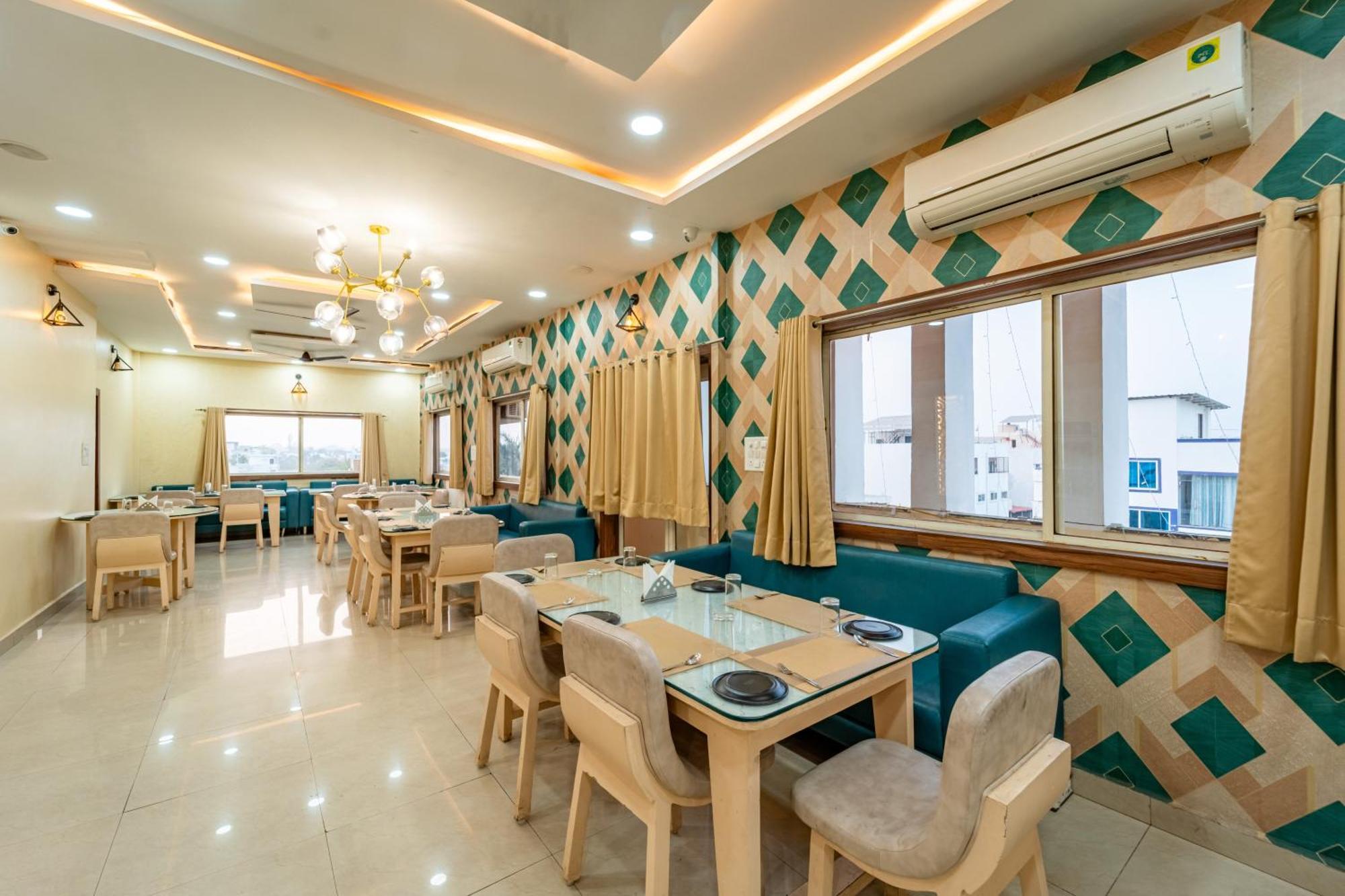 Отель Treebo Premium Zorba Бхопал Экстерьер фото